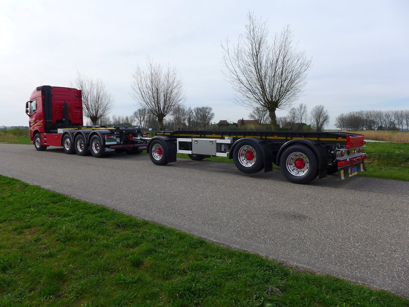 Rondaan RAF container hanger VDL haakarm 3.JPG