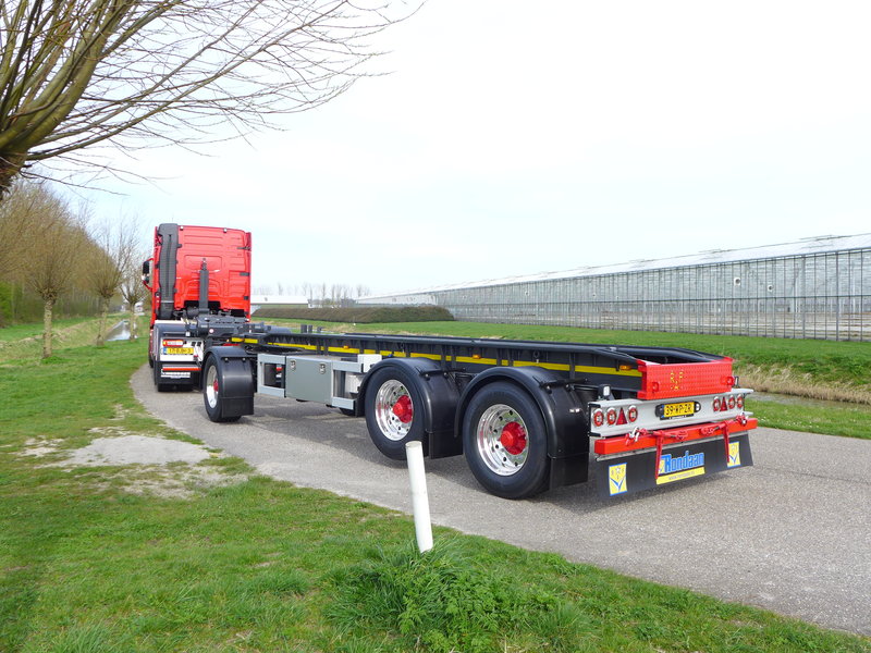 Rondaan RAF container hanger VDL haakarm 2.JPG